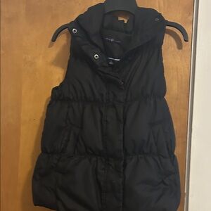GAP Women's Dark Puffer Vest